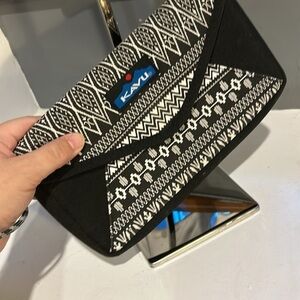 Kavu Wristlet Black White